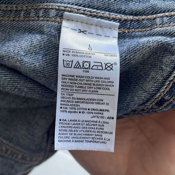 Old Navy Boyfriend Denim Jacket - Picture 5 of 5